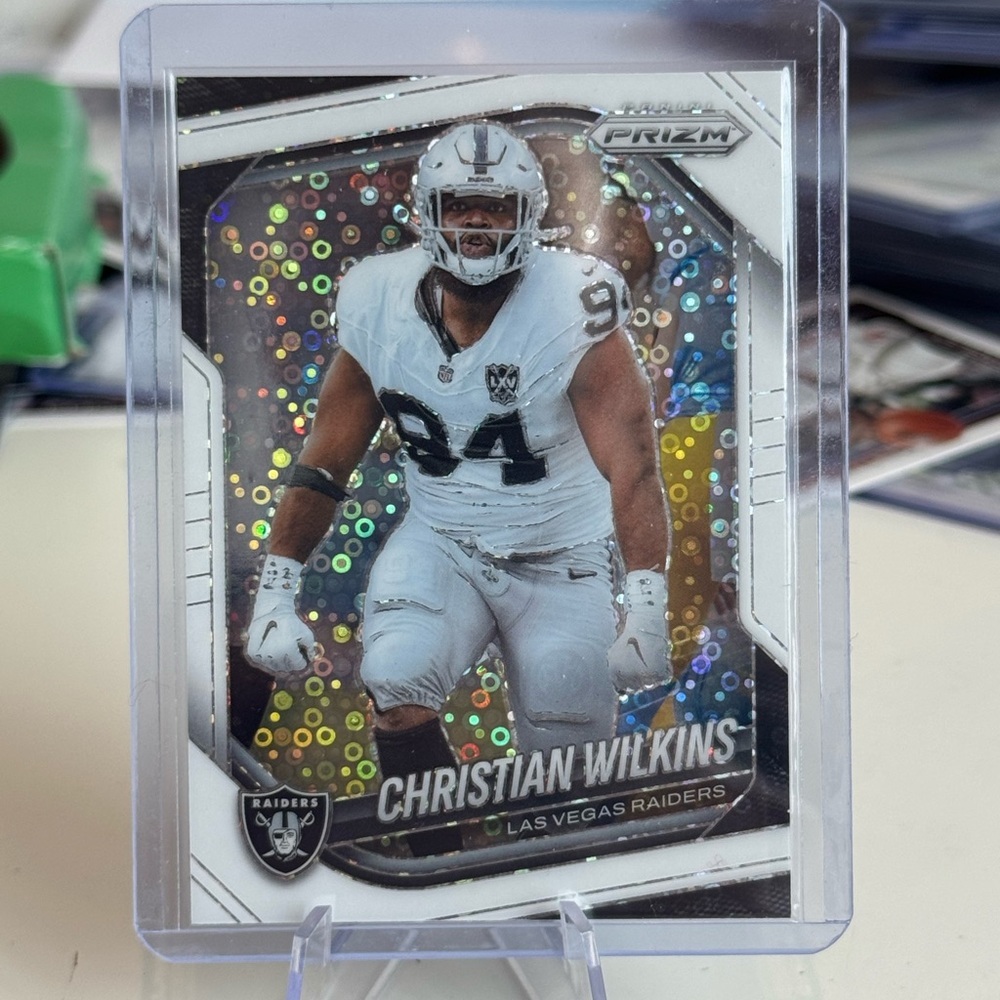 🔥 2025 Christian Wilkins Panini Prizm White Disco Prizm card.